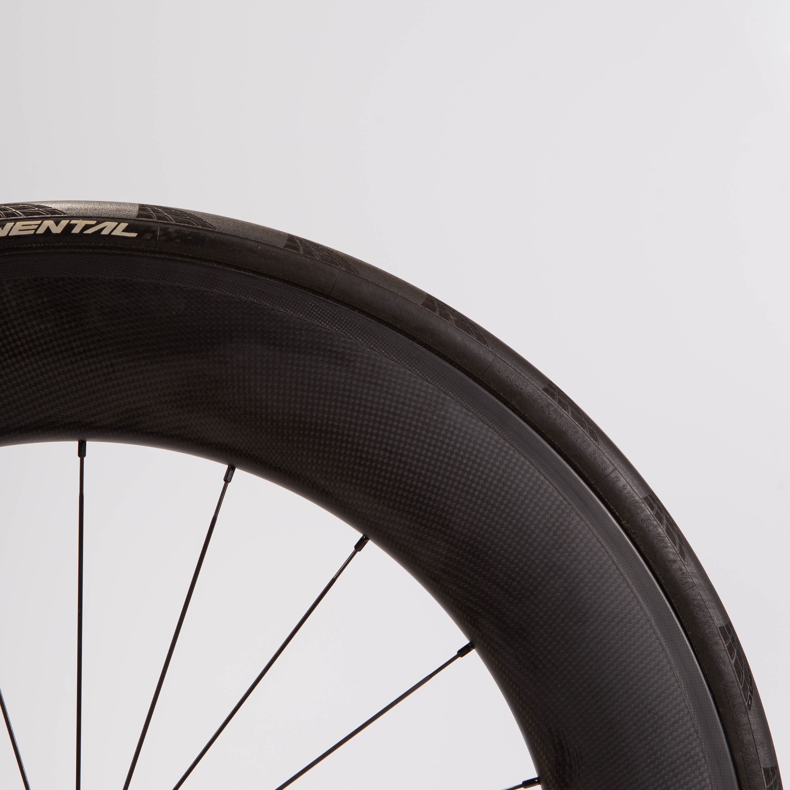 CLINCHER [TUBED] OR TUBELESS?