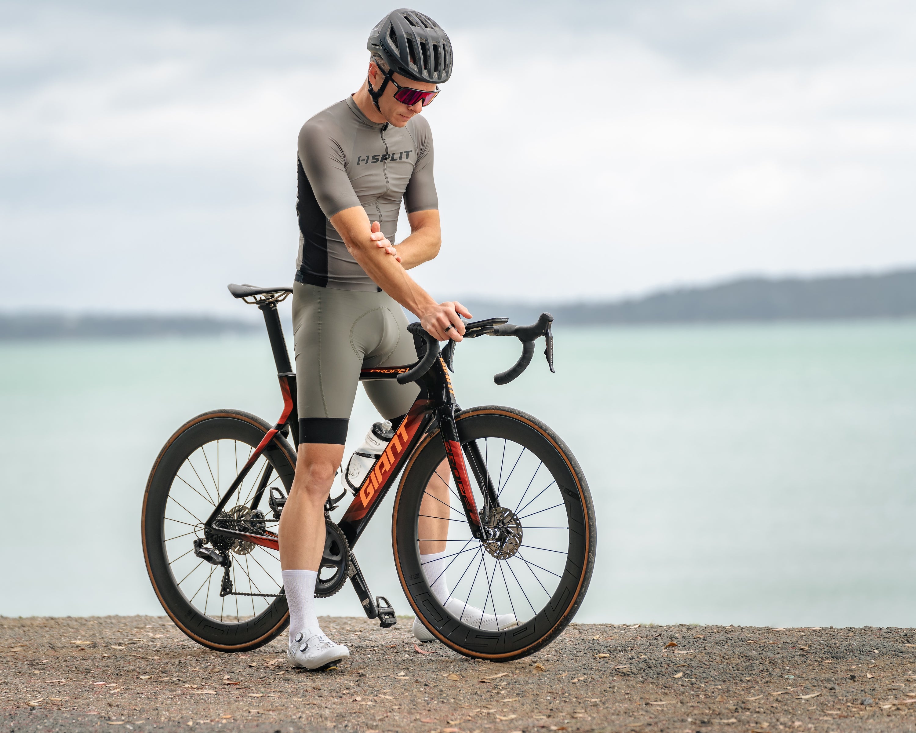 Navigating the Depths of Efficiency: A Guide to Carbon Wheels for Road Bikes